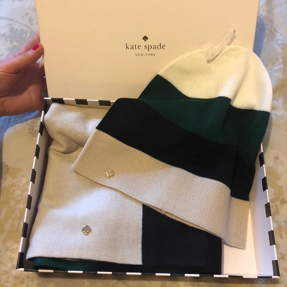 *NEW* Kate Spade Muffler and Beanie Set